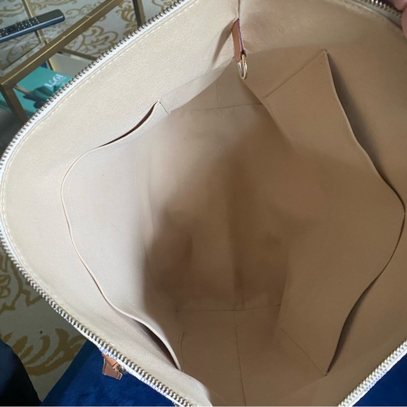 Louis Vuitton Totally - Picture 5 of 7